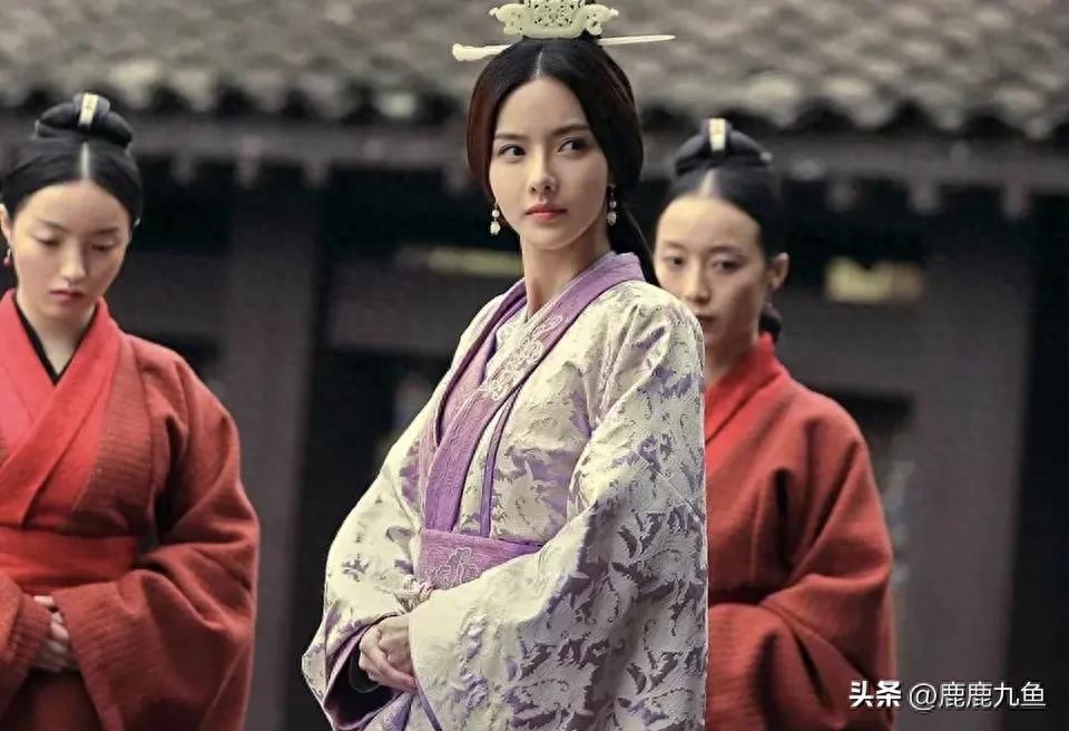 新三国小乔_女神三国小乔_穿越三国之绝色小乔