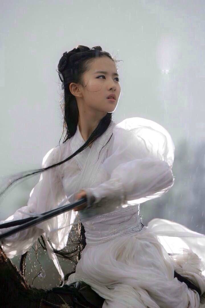 扮演三国张馨予的演员_张馨予扮演三国_张涵予版三国演义